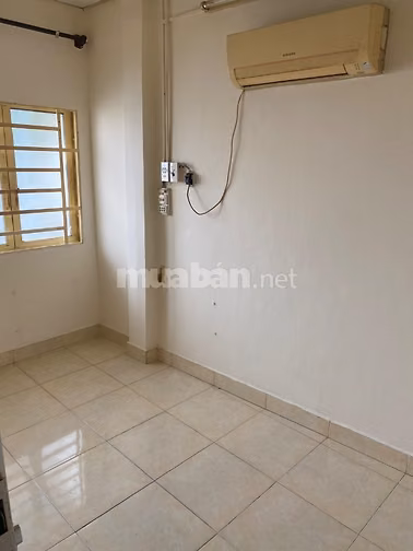 Cho thuê nhà nguyên căn tại trung tâm quận 5.