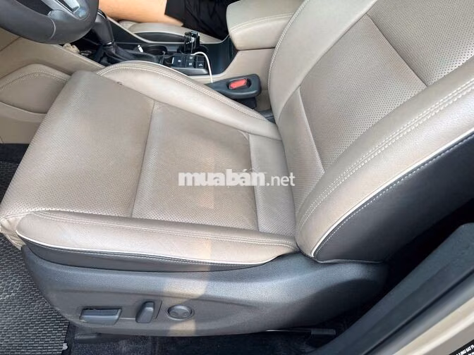 Hyundai Tucson 2.0 ATH 2021 Vàng sâm panh 27000 km