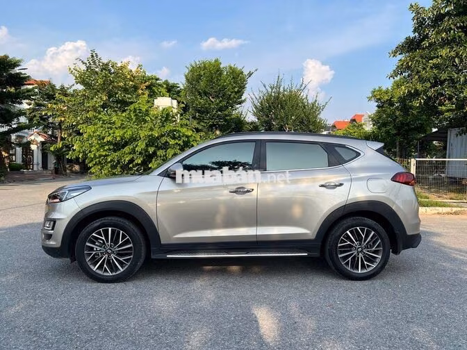 Hyundai Tucson 2.0 ATH 2021 Vàng sâm panh 27000 km