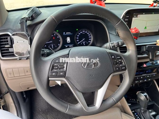Hyundai Tucson 2.0 ATH 2021 Vàng sâm panh 27000 km