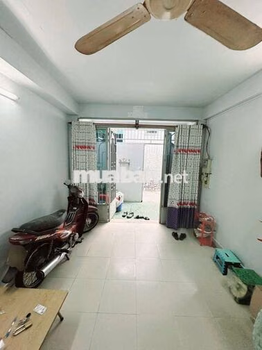 hàng hiêm khu vąn kiêp 10 m ra măt tiên hėm 3m thông thăng 1 chục
