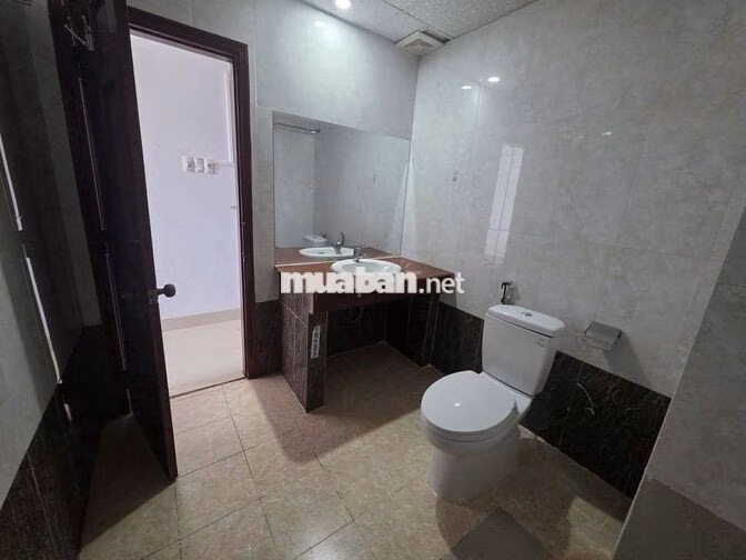 Cần cho thuê tòa căn hộ 9 tầng 48 phòng đường Nguyễn Tất Thành