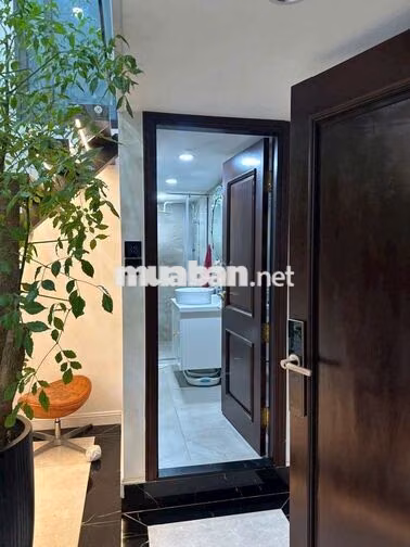 Cho thuê căn hộ chung cư Trung Yên Plaza mặt phố Trung Hòa, Hà Nội