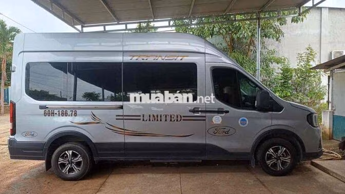 Ford Transit Premium 2024 Bạc 16 chỗ