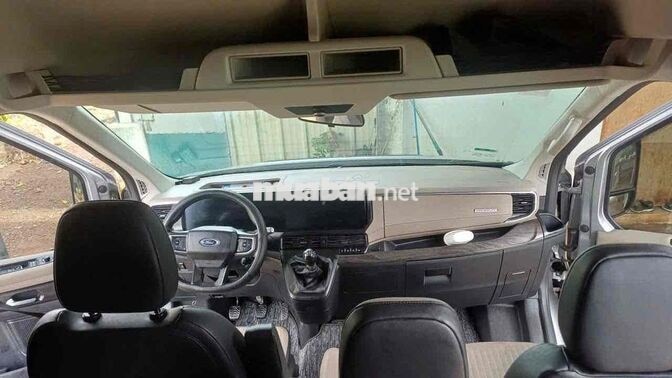 Ford Transit Premium 2024 Bạc 16 chỗ