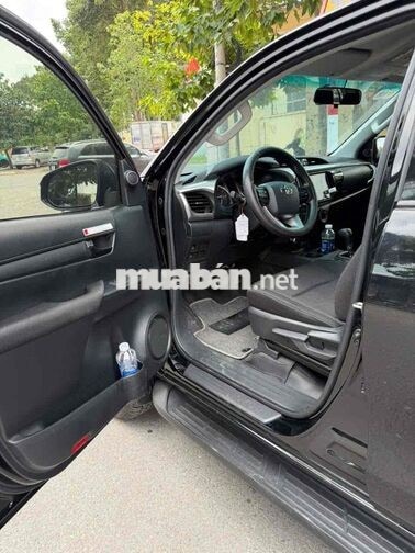 Toyota Hilux 2025 1 cầu Số tự động Đen