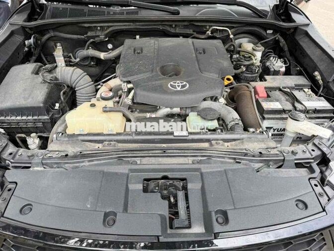 Toyota Hilux 2025 1 cầu Số tự động Đen