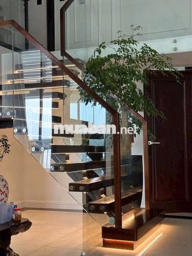 Cho thuê căn hộ chung cư Trung Yên Plaza mặt phố Trung Hòa, Hà Nội