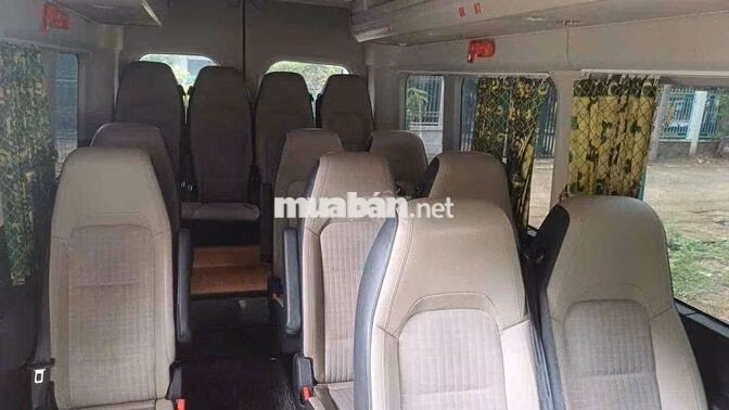Ford Transit Premium 2024 Bạc 16 chỗ