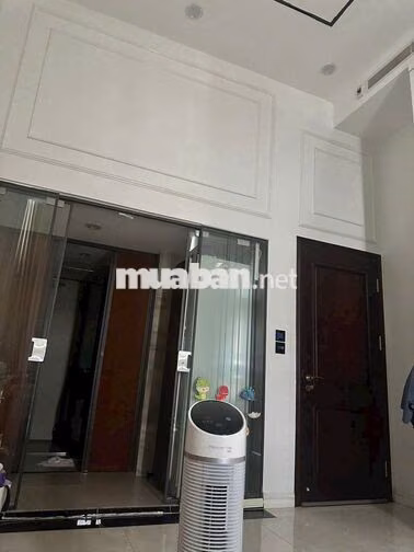 Cho thuê căn hộ chung cư Trung Yên Plaza mặt phố Trung Hòa, Hà Nội
