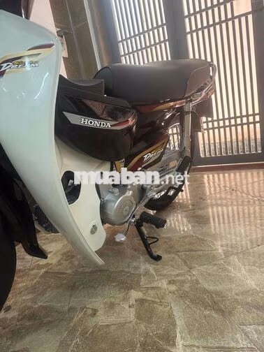 Honda Dream Việt Đen, Trắng 711 km