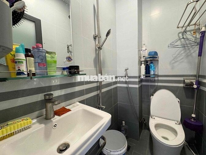 🏡 Phòng Ban Công Mới Xây Ngay Nhà Máy Bia Lê Văn Khương