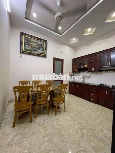 CHO THUÊ NHÀ NGUYÊN CĂN TX24. 1 TRỆT 2 LẦU, DT 4×15 CÓ 3PN. HẺM XE HƠI