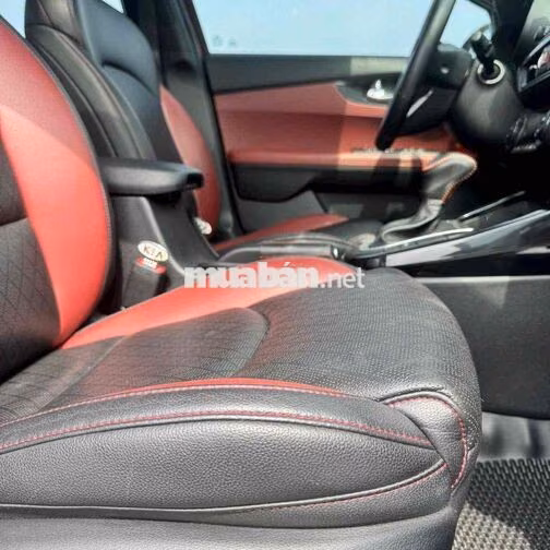 Kia Cerato Premium Số tự động 5 chỗ Đỏ
