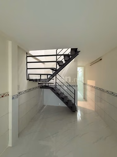 Nhà Mặt tiền cho thuê số 111 Tân Hóa, P.14, Q6 . DT: 3mx17m trệt, gác