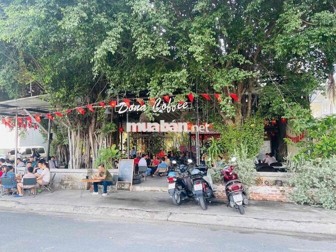 Cần tuyển nhân viên phục vụ quán cafe