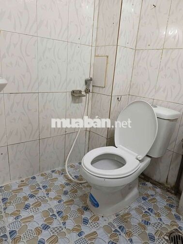 nhà sạch sẻ 2 lầu 2 phòng ngủ 