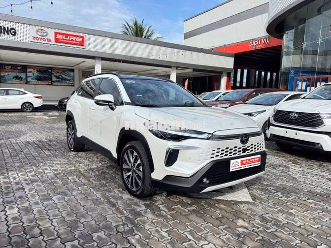 Corolla Cross 1.8V 2025 Trắng, lướt nhẹ 10.000km