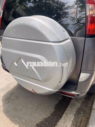 Ford Everest 7 chỗ màu Xám