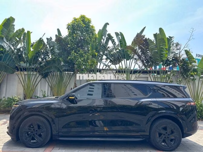 VinFast VF9 Đen 1.4 vạn