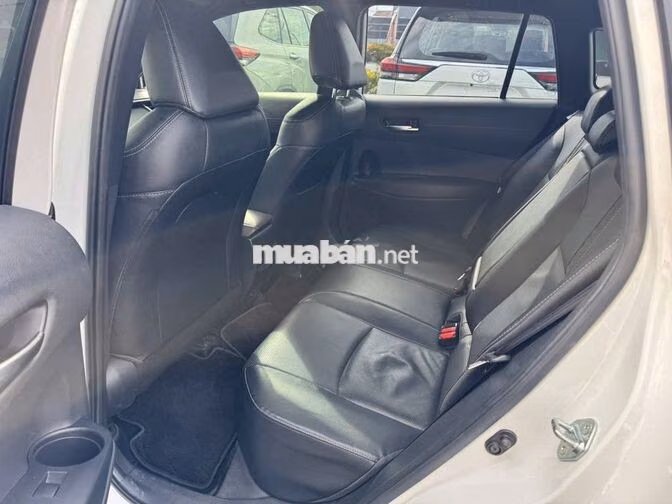 Corolla Cross 1.8V 2025 Trắng, lướt nhẹ 10.000km