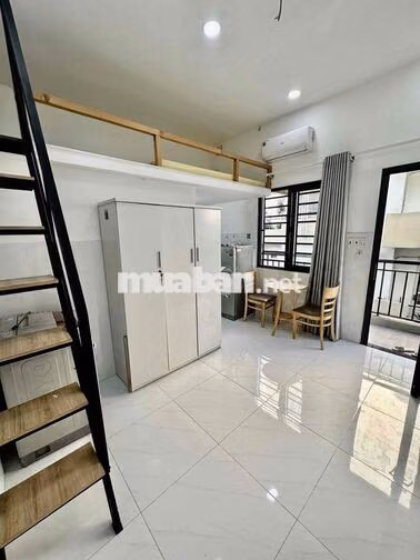 Trống sẵn căn hộ ban công 35m2 ngay Dương Quảng Hàm gần Văn Lang Cs3