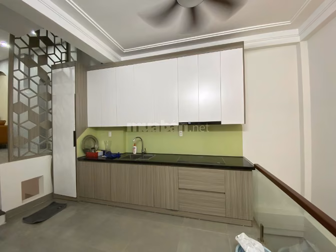 Nhà riêng khu phân lô đền lừ dt45m2x5t giá 17tr