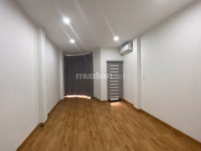 Nhà riêng khu phân lô đền lừ dt45m2x5t giá 17tr