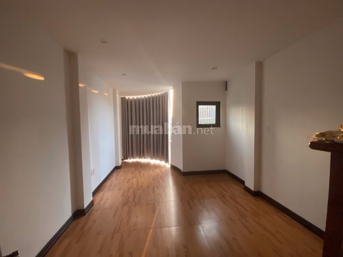Nhà riêng khu phân lô đền lừ dt45m2x5t giá 17tr