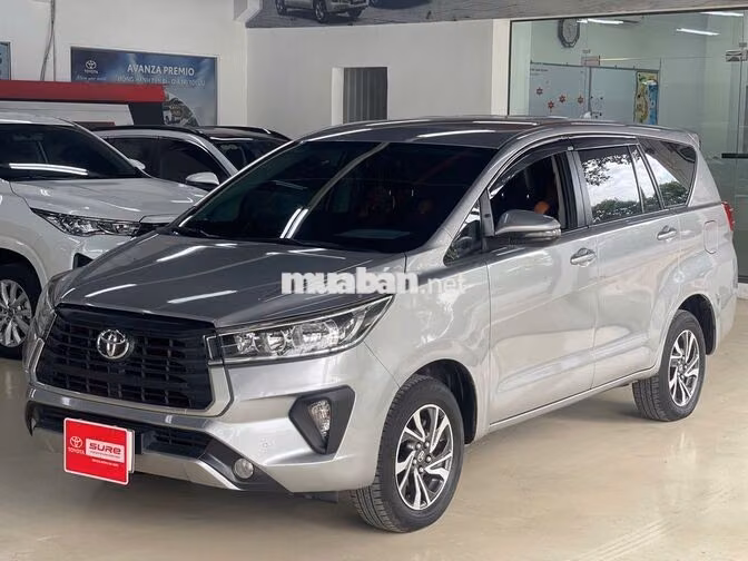 Toyota Innova 2.0E 2021 Số sàn Bạc