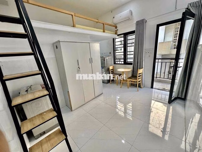 Trống sẵn căn hộ ban công 35m2 ngay Dương Quảng Hàm gần Văn Lang Cs3