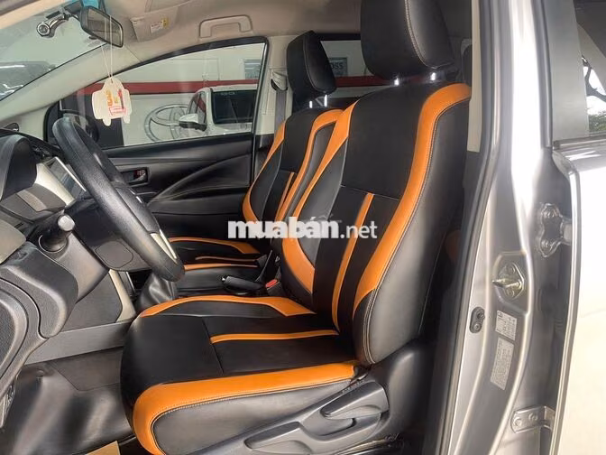Toyota Innova 2.0E 2021 Số sàn Bạc