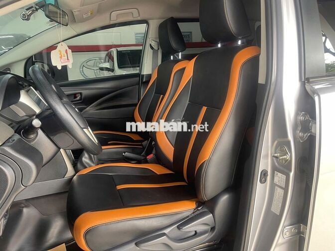 Toyota Innova 2.0E 2021 Số sàn Bạc