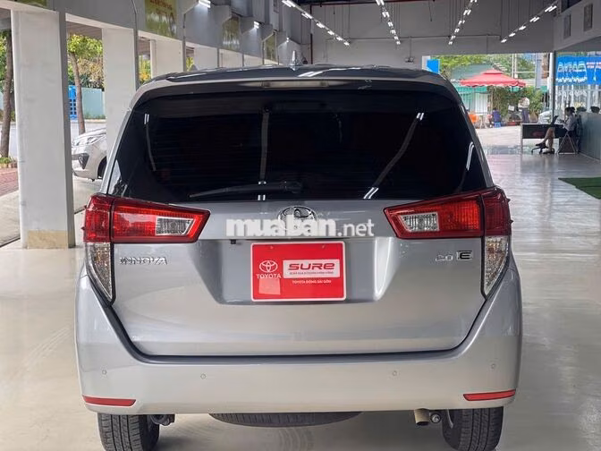 Toyota Innova 2.0E 2021 Số sàn Bạc