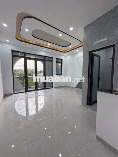 NHÀ 2 TẦNG MẶT TIỀN ĐẦU KHU DÂN CƯ LONG HOÀ 