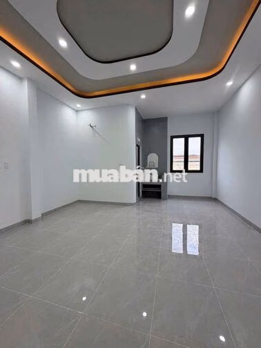 NHÀ 2 TẦNG MẶT TIỀN ĐẦU KHU DÂN CƯ LONG HOÀ 