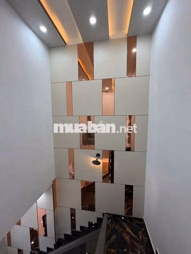 NHÀ 2 TẦNG MẶT TIỀN ĐẦU KHU DÂN CƯ LONG HOÀ 