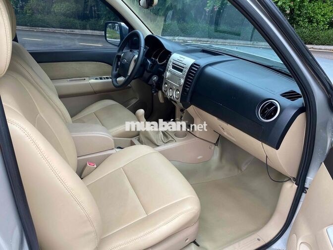 Ford Everest 2012 Số sàn Bạc