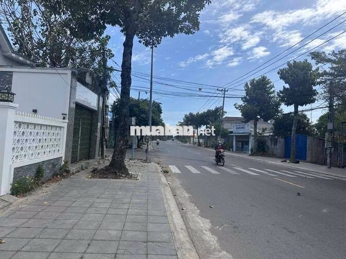 Cần bán lô đất ở ngang 8,1m mặt tiền bùi công minh