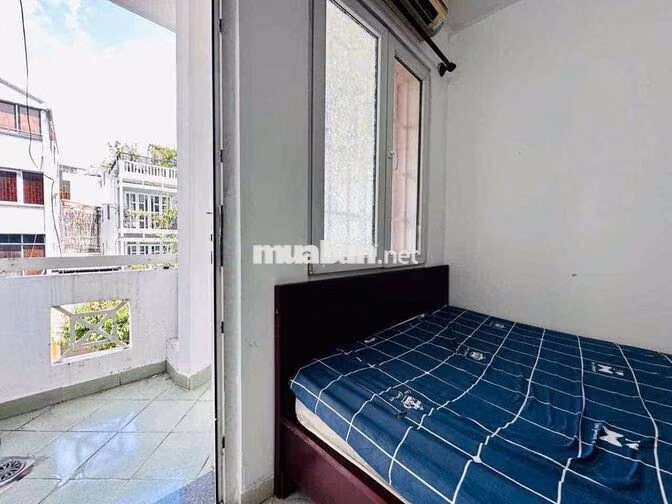 phòng full nội thất bancol Quận 3