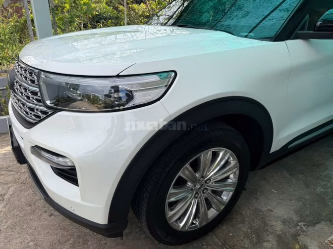 CẦN BÁN 1 XE EXPLORER MỚI TOANH ĐỜI 2023 MÀU TRẮNG