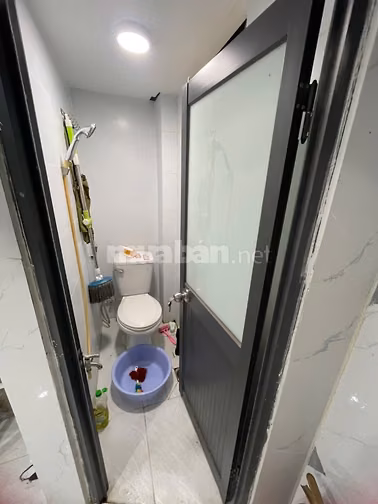 Mặt tiền đuờng Chu Văn An kế chợ