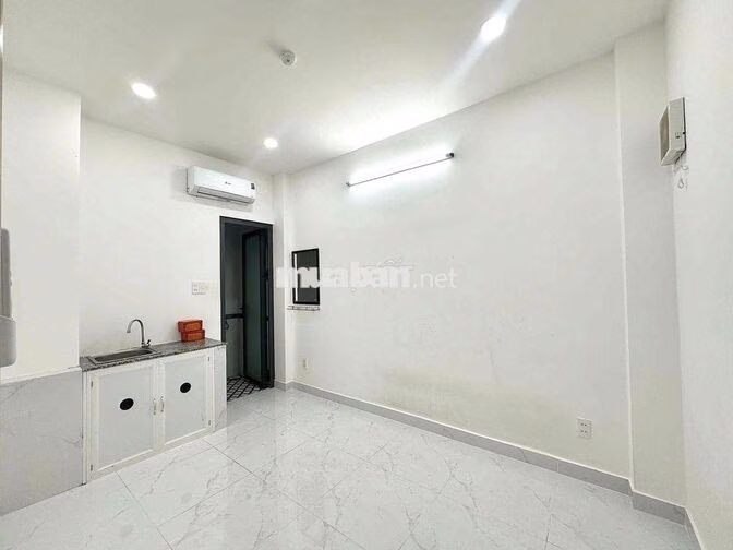 STUDIO BAN CÔNG GẦN ĐẠI HỌC VĂN HIẾN