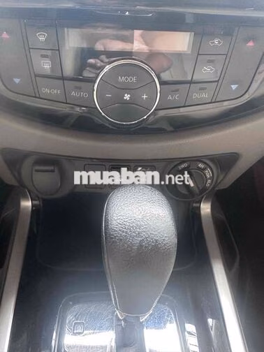 Nissan Navara VL 2020 Bán tải Tự động 7 cấp Nâu