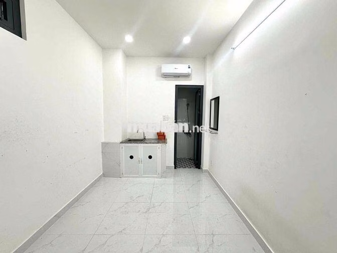 STUDIO BAN CÔNG GẦN ĐẠI HỌC VĂN HIẾN