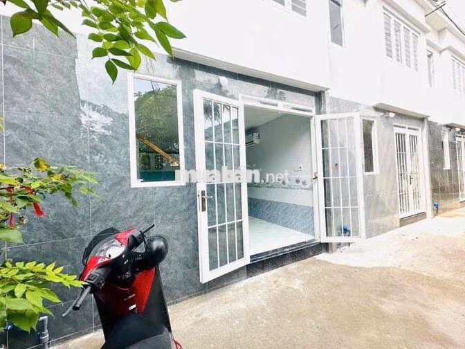 nhà xây mới đã hoàn công 5.căn đường T.15 gần ngã tư vườn lài