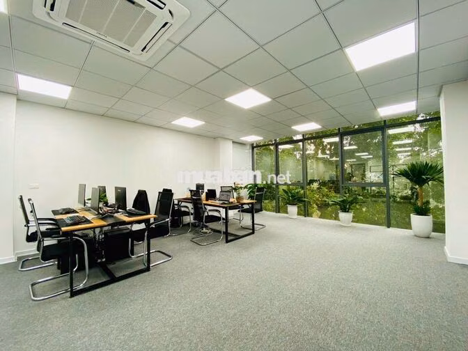 Mặt phố Huỳnh Thúc Kháng trống 1 sàn 100m2 giá chỉ từ 17tr/tháng