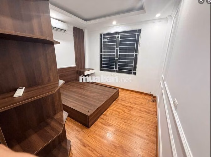 Cho thuê nhà Tôn Đức Thắng - Đống Đa, 30m2 x 5 tầng mới đẹp chỉ 15tr/1