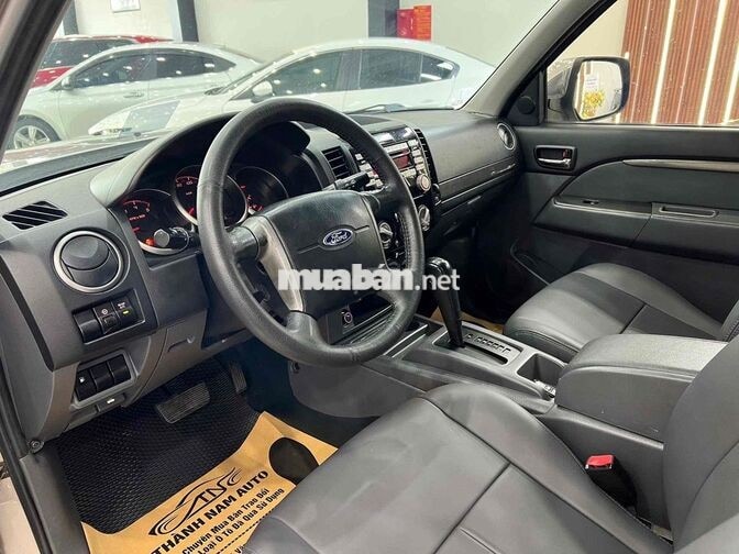 Ford Everest 2013 Tự động Bạc