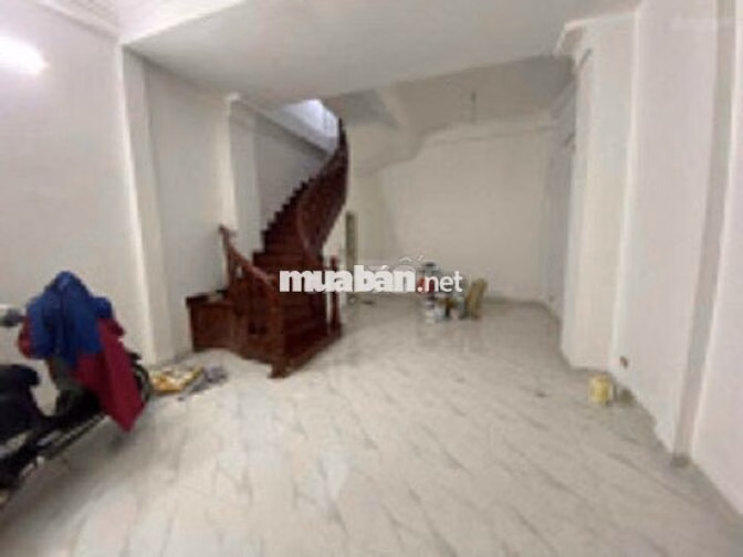 Cho thuê nhà ngõ 26 phố Mạch Thái Tổ, Dt 40m2 x 5 tầng, mỗi tầng 1p